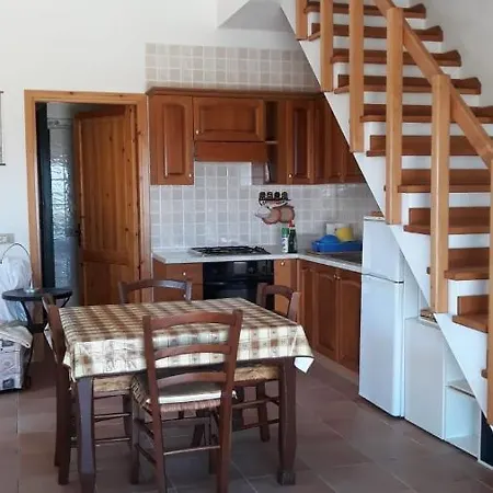 Cala Lunga Holiday بيت للعطل *