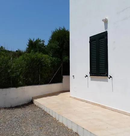 Cala Lunga Holiday بيت للعطل